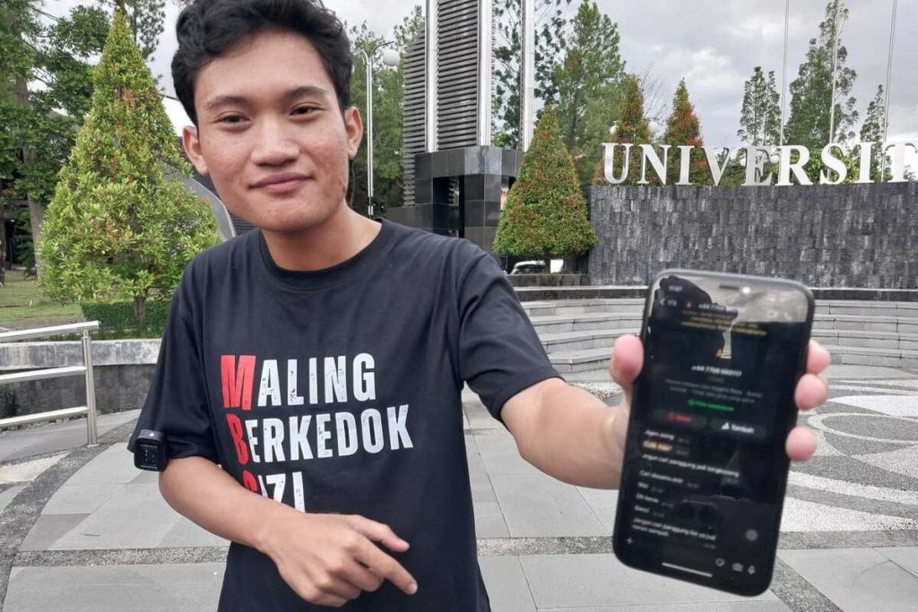 Eks Ketua BEM UGM Temukan Alat Pelacak Misterius di Rangka Bawah Mobil