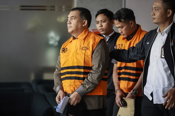 Silmy Karim Tersangka Baju Orange