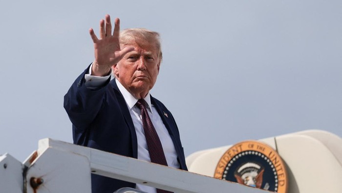 donald-trump-1782256679179_169
