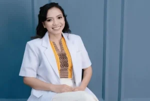 dr. Elizabeth Princila Utami Pakaenoni alias dr. Icha
