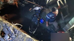 pemotor-di-margorejo-surabaya-tercebur-saluran-air-1781277240869_169