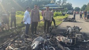 puluhan-kendaraan-yang-dibakar-saat-terjadi-bentrok-foto-dok-polres-tebing-tinggi-1782444327417_169