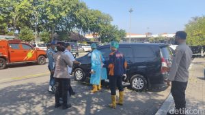 wanita-ditemukan-tewas-dalam-innova-pelat-merah-di-bandara-juanda-1782282532831_169