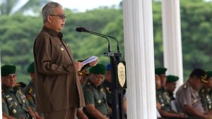 zaini-memimpin-apel-saat-menjabat-gubernur-aceh-foto-dok-humas-pemprov-aceh-1781352187594_169
