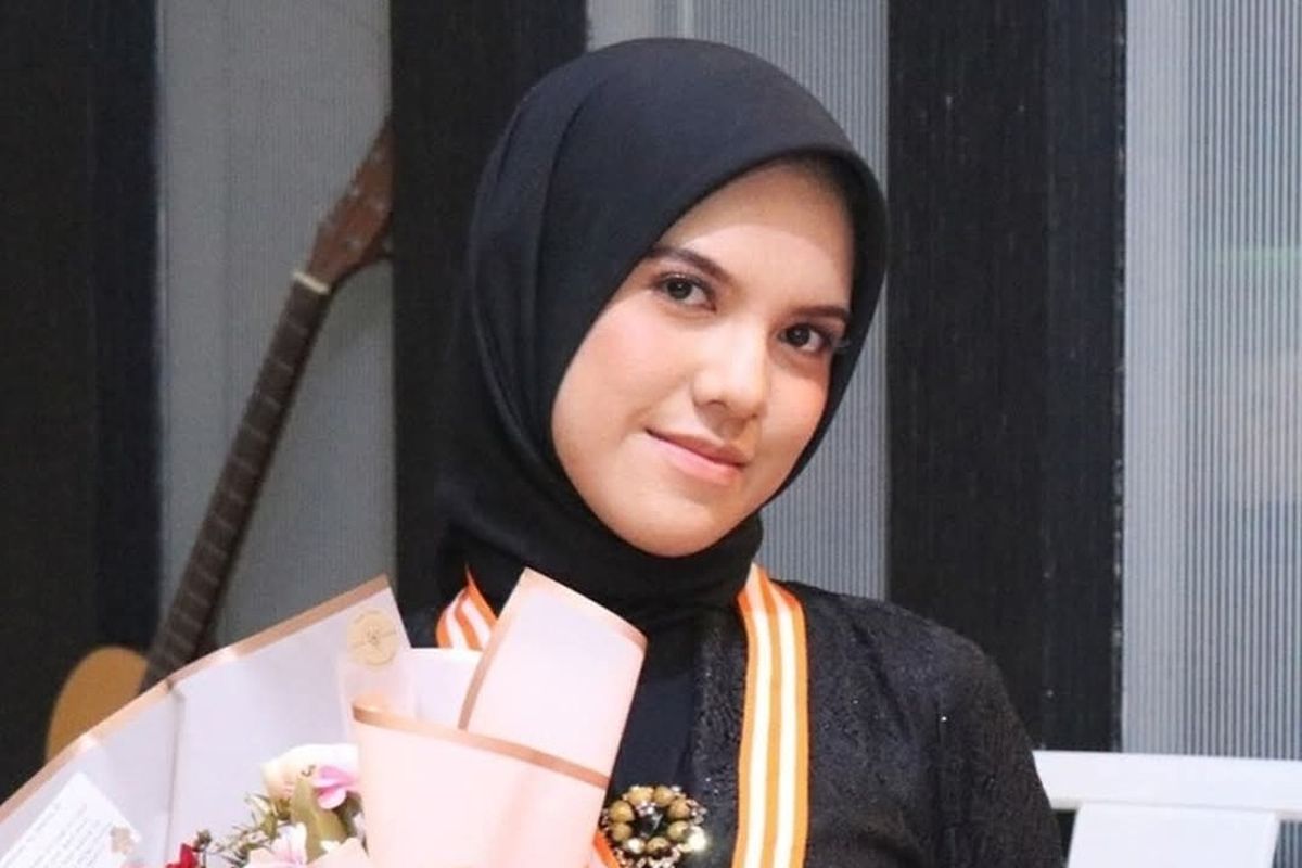 Mahasiswi Nadira Telkom University