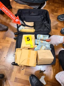 Sembunyi Di Balik Dinding, Brankas Di Rumah Sentul Berisi 7 Koper Emas Dan Dolar Senilai Rp476 M